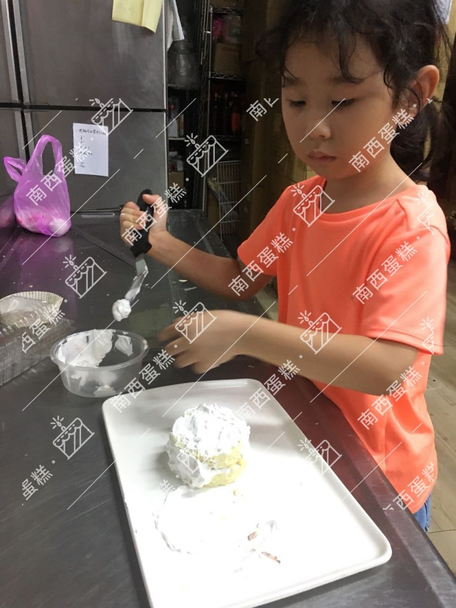 體驗玩蛋糕裝飾課程::南西造型兒童創意蛋糕 02-2781-5122